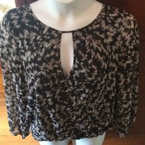 Vince Camuto Peephole Blouse L